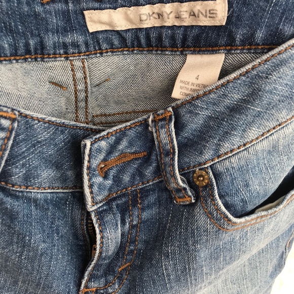 DKNY shorts (excellent condition) - Picture 3 of 3